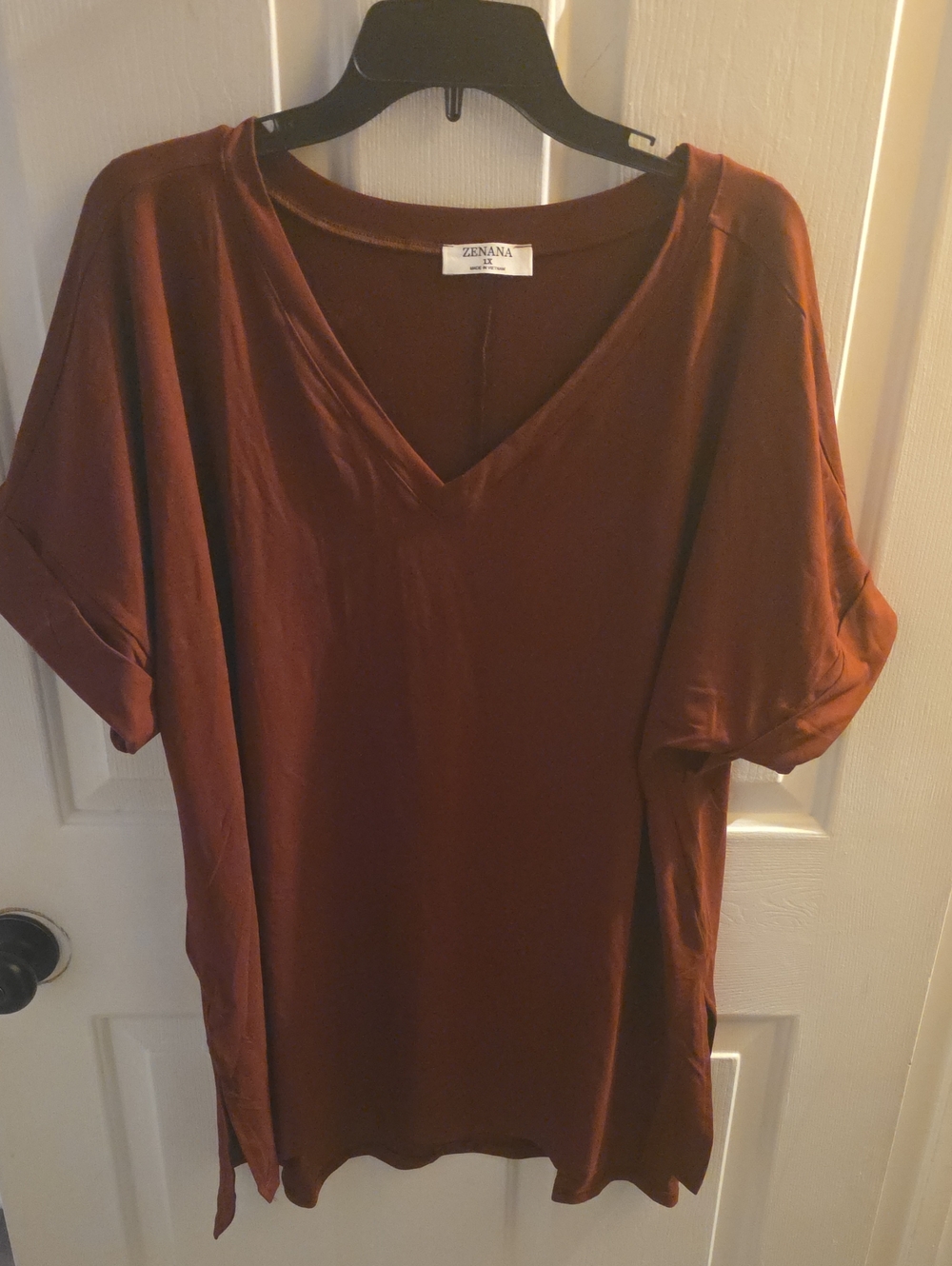 Zenana Outfitters V-Neck Short Sleeve Top in Rust Brown